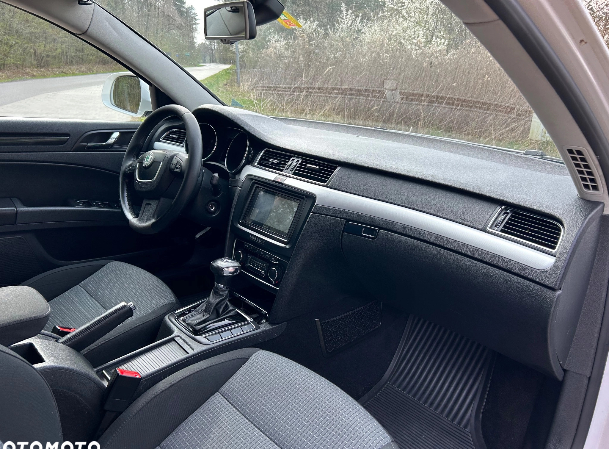 Skoda Superb cena 35049 przebieg: 198600, rok produkcji 2011 z Lublin małe 154